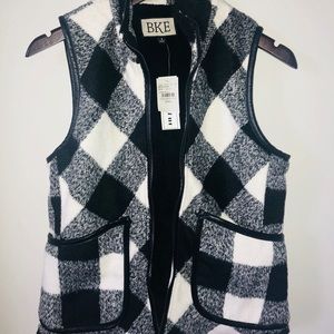 Buckle BKE Women’s Black and White Checkered Vest